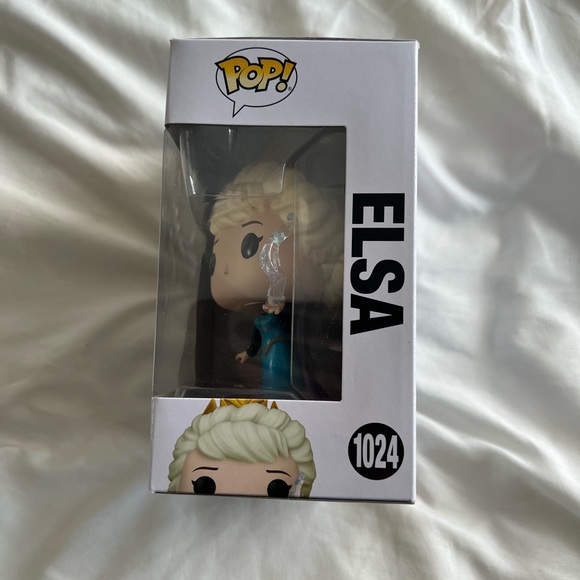 Frozen Elsa Funko Pop Figure - Picture 2 of 5